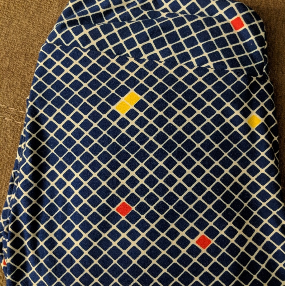 Lularoe Checked TC Leggings